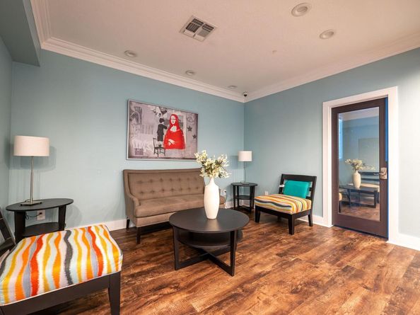 935 La Posada DR 156, Austin TX 78752