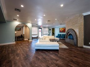 935 La Posada DR 156, Austin TX 78752