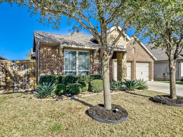 2416 Burberry Ln, Leander TX 78641
