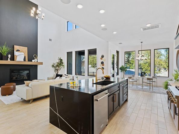 109 Strawberry LN, Georgetown TX 78628