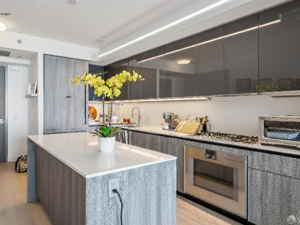 201 Folsom Street 27F, San Francisco CA 94105