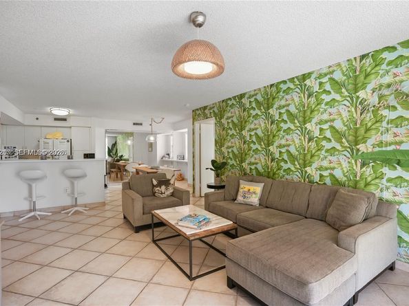 19555 E Country Club Drive 8502, Aventura FL 33180