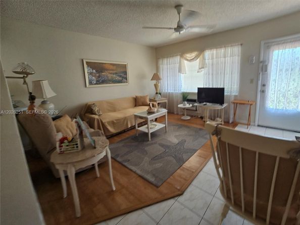 820 SW 11 Street 4B, Hallandale Beach FL 33009