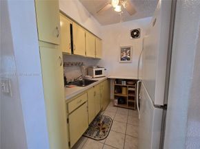 820 SW 11 Street 4B, Hallandale Beach FL 33009