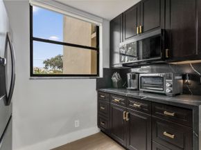 118 Lake Emerald Drive 110, Oakland Park FL 33309