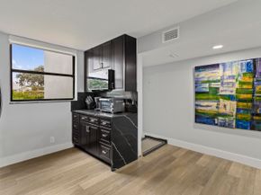 118 Lake Emerald Drive 110, Oakland Park FL 33309