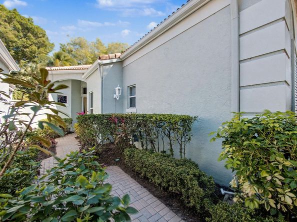 207 Sunset Bay Court, Palm Beach Gardens FL 33418