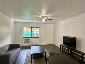 7035 Rue Granville, Miami Beach FL 33141
