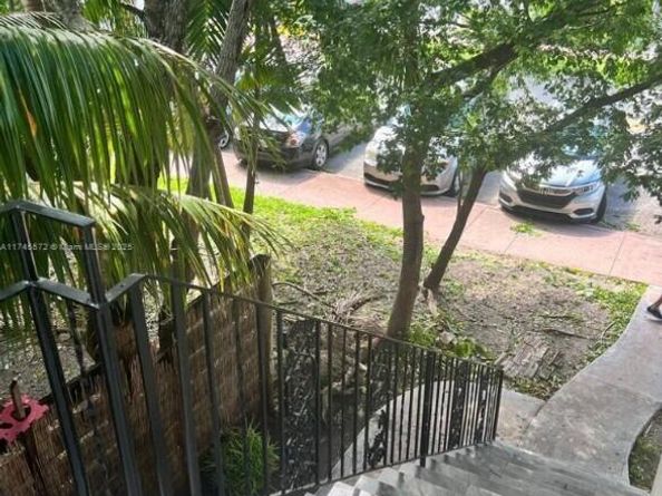 7035 Rue Granville, Miami Beach FL 33141