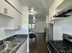 7035 Rue Granville, Miami Beach FL 33141