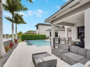 10595 S Lago Vista Cir, Parkland FL 33076