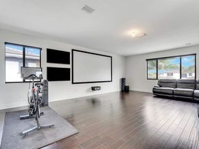 10595 S Lago Vista Cir, Parkland FL 33076