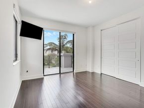 10595 S Lago Vista Cir, Parkland FL 33076