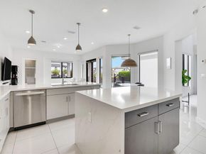 10595 S Lago Vista Cir, Parkland FL 33076