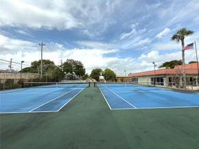 805 W Oakland Park Boulevard D19, Oakland Park FL 33311