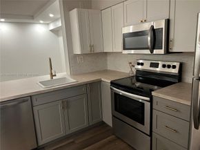 3001 N Oakland Forest Drive 104, Oakland Park FL 33309