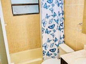 2611 NW 27th Street, Oakland Park FL 33311