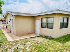 2611 NW 27th Street, Oakland Park FL 33311