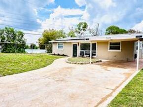 2611 NW 27th Street, Oakland Park FL 33311