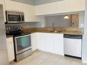 9905 NW 57th Manor, Coral Springs FL 33076