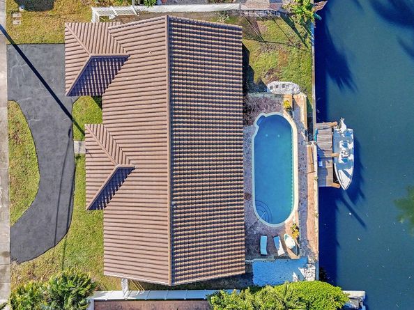 1107 SE 13th Court, Deerfield Beach FL 33441
