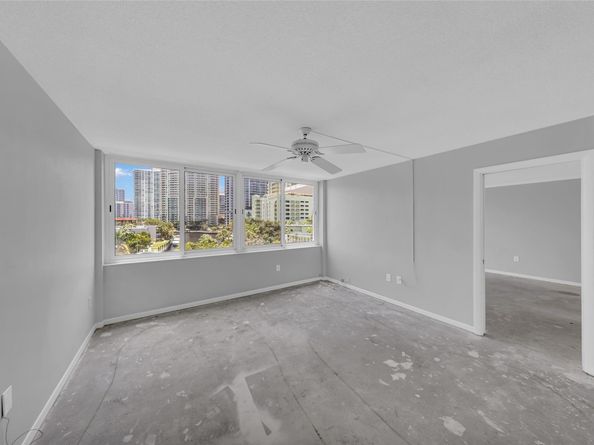 800 SE 4 St 405, Fort Lauderdale FL 33301
