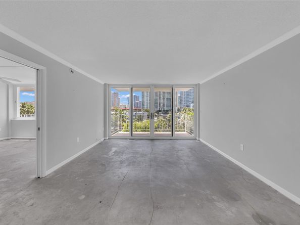 800 SE 4 St 405, Fort Lauderdale FL 33301