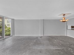 800 SE 4 St 405, Fort Lauderdale FL 33301
