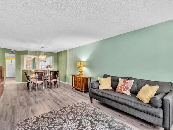 9587 Weldon Cir B211, Tamarac FL 33321