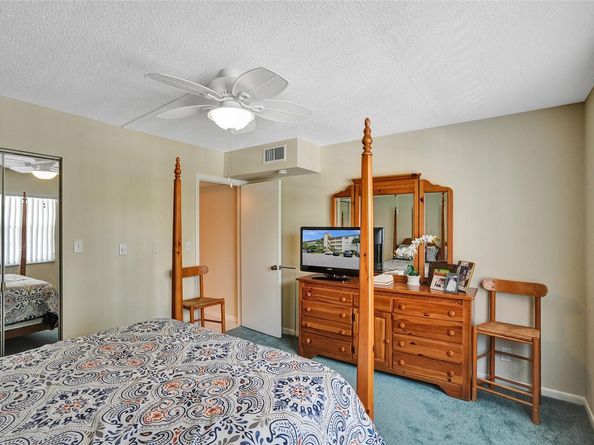 2201 Lucaya Bnd J3, Coconut Creek FL 33066