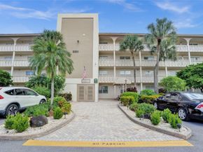 2201 Lucaya Bnd J3, Coconut Creek FL 33066