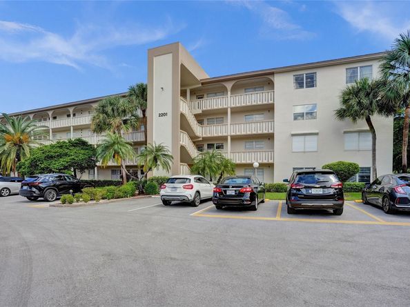 2201 Lucaya Bnd J3, Coconut Creek FL 33066