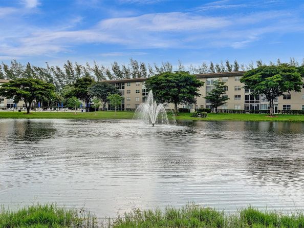 2201 Lucaya Bnd J3, Coconut Creek FL 33066