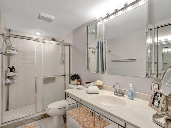 2201 Lucaya Bnd J3, Coconut Creek FL 33066