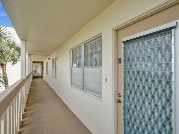 2201 Lucaya Bnd J3, Coconut Creek FL 33066