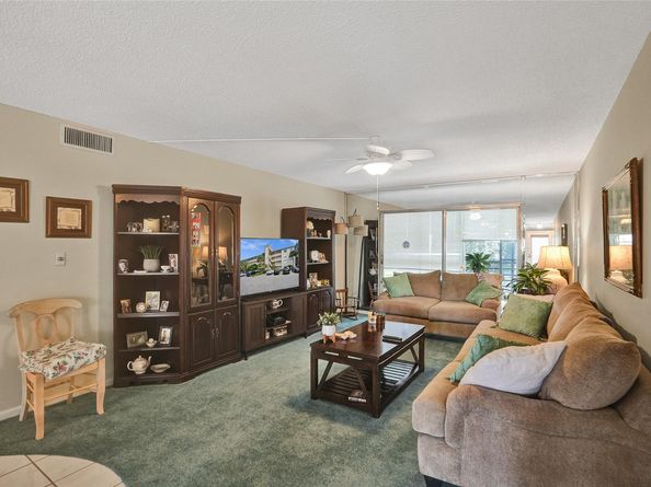 2201 Lucaya Bnd J3, Coconut Creek FL 33066