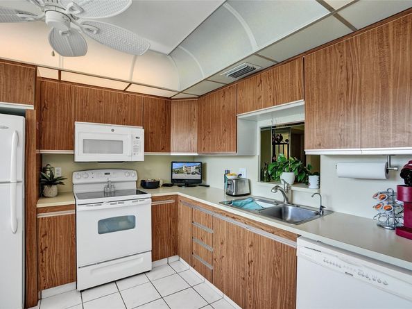 2201 Lucaya Bnd J3, Coconut Creek FL 33066