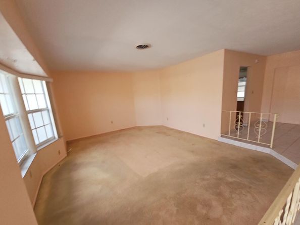 4290 NW 41st Ter, Lauderdale Lakes FL 33319