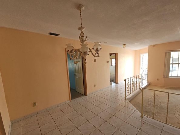 4290 NW 41st Ter, Lauderdale Lakes FL 33319