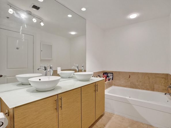 315 NE 3rd Ave 1201, Fort Lauderdale FL 33301