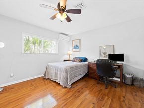 1100 N Northlake Dr, Hollywood FL 33019