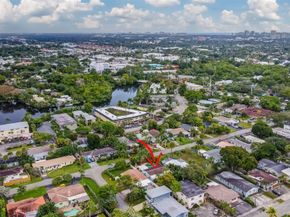 904 NE 18th St, Fort Lauderdale FL 33305
