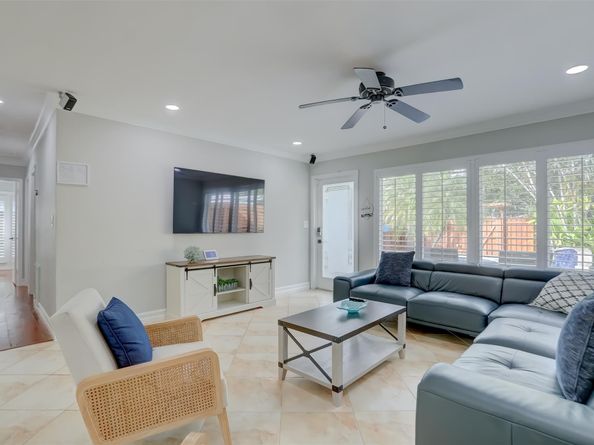 904 NE 18th St, Fort Lauderdale FL 33305