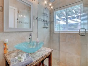 904 NE 18th St, Fort Lauderdale FL 33305