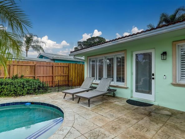 904 NE 18th St, Fort Lauderdale FL 33305
