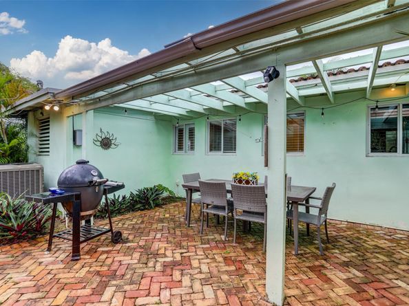 904 NE 18th St, Fort Lauderdale FL 33305