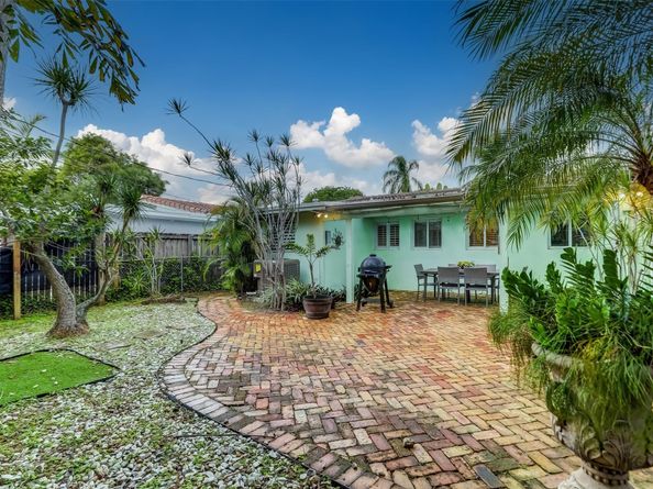 904 NE 18th St, Fort Lauderdale FL 33305