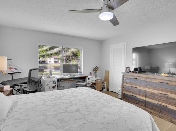 21863 Arriba Real 8j, Boca Raton FL 33433