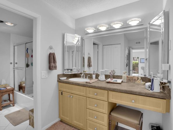 21863 Arriba Real 8j, Boca Raton FL 33433