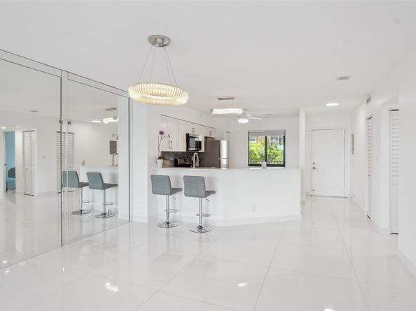 2205 S Cypress Bend Dr 501, Pompano Beach FL 33069